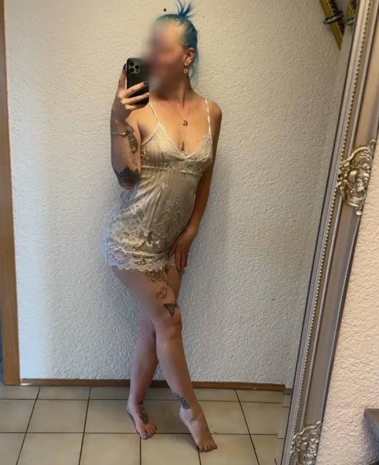Jacqueline, 25