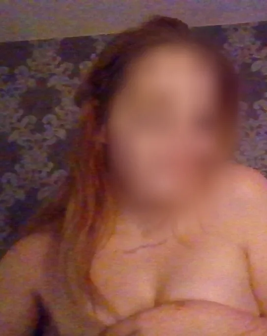 Julia, 23
