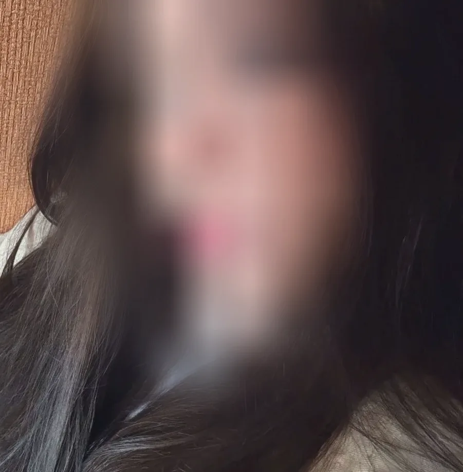 Nicole, 20