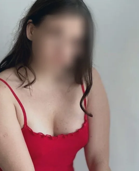 Viktoria, 28